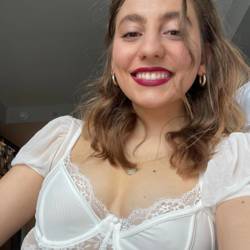Gladqueeni is looking for singles for a date